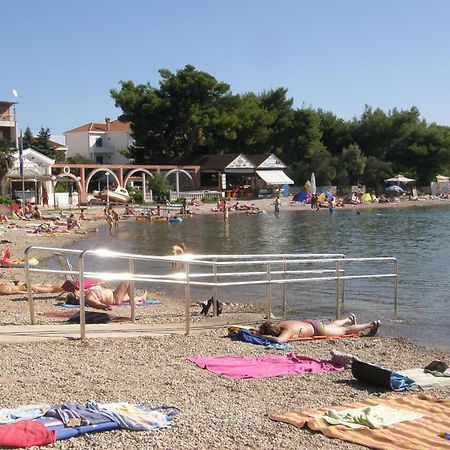 Apartments Mime Pirovac Luaran gambar