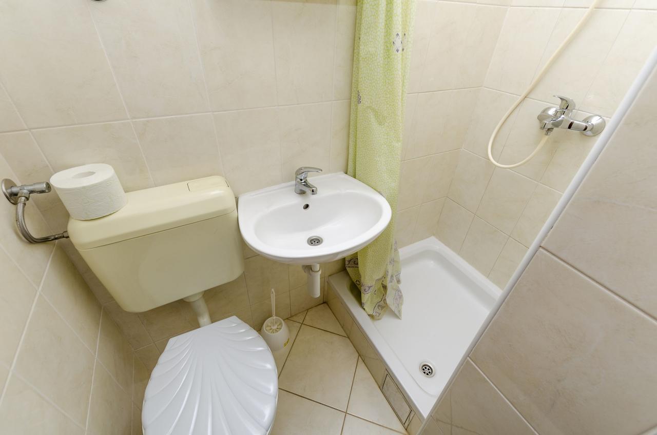 Apartments Mime Pirovac Luaran gambar