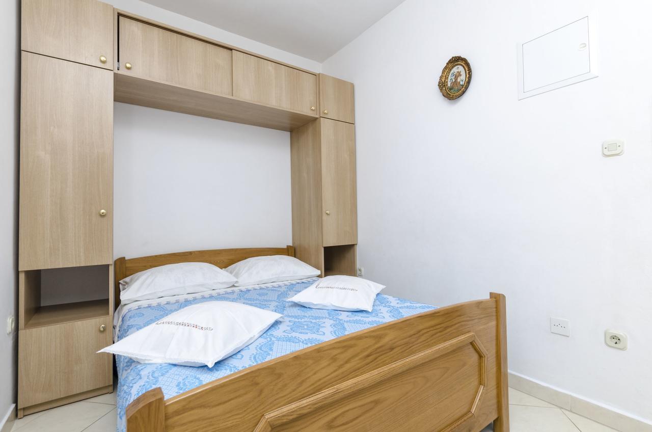 Apartments Mime Pirovac Luaran gambar