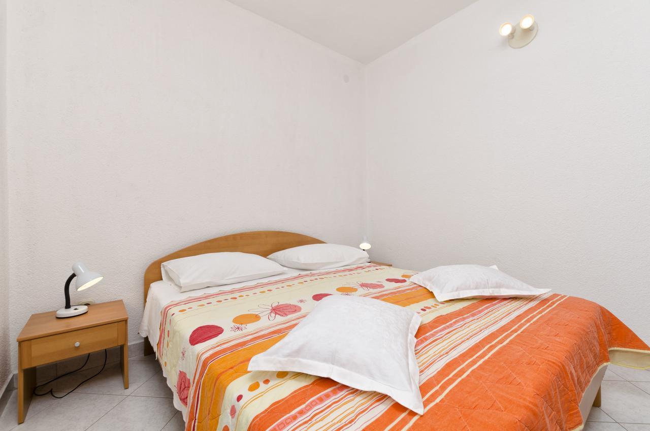 Apartments Mime Pirovac Luaran gambar