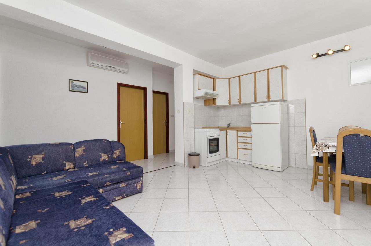 Apartments Mime Pirovac Luaran gambar