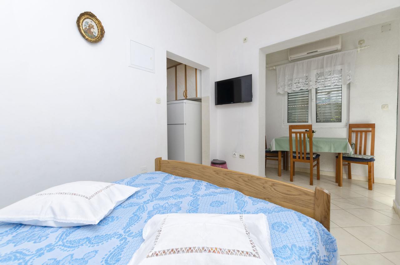 Apartments Mime Pirovac Luaran gambar