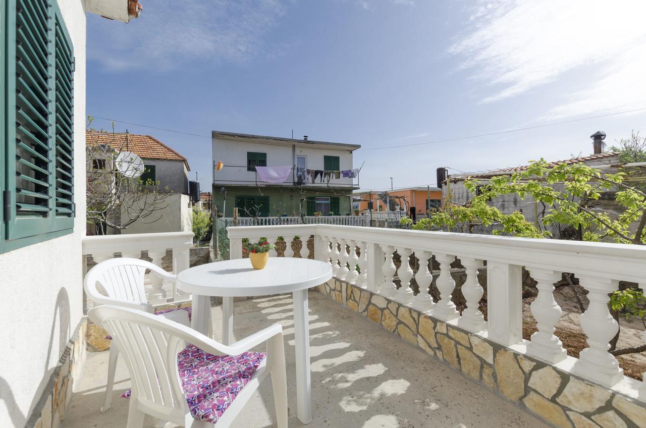 Apartments Mime Pirovac Luaran gambar